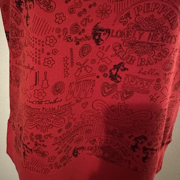 Ben Sherman x The Beatles Women’s Red Graphic Tee Size L Sgt Pepper 2004 NWT - Picture 4 of 7